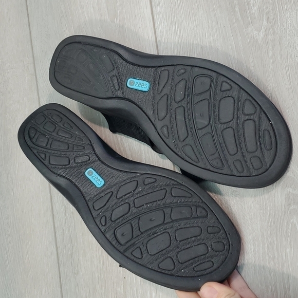 Bzees Womens Comfort Desire Peep Toe Elastic Strap Wedge Sandals shoes sz 10M - Picture 8 of 11